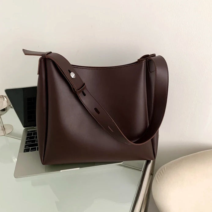 Asløg | Minimalistisk axelväska i modern design