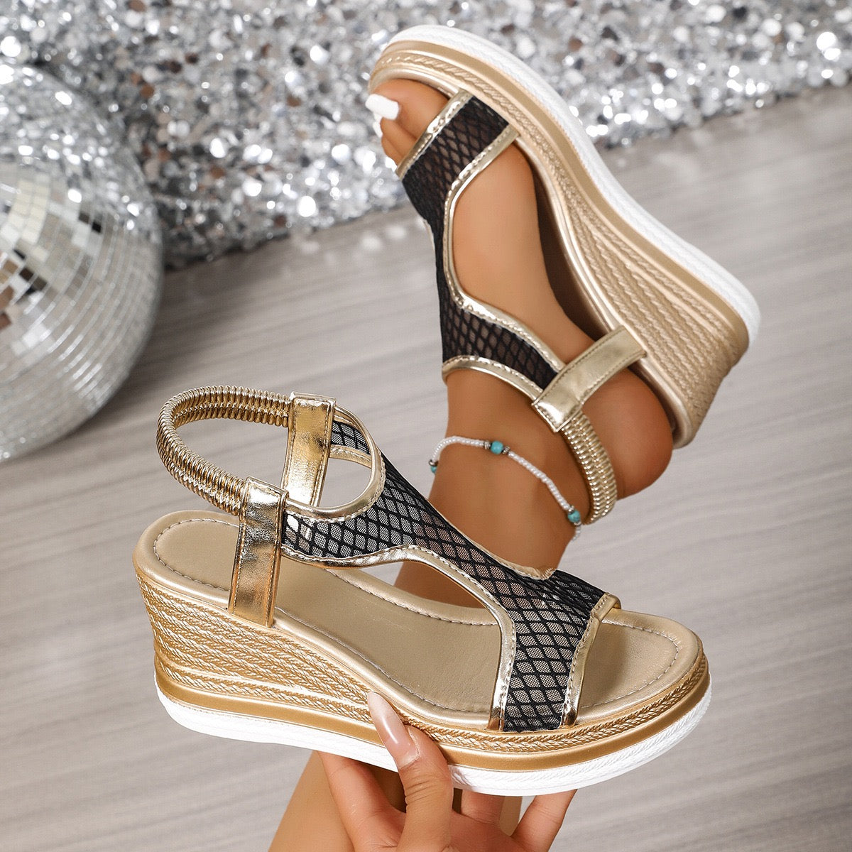 FREYJA™ – Eleganta Ortopediska Slip-in-sandaler för Kvinnor med Kilklack