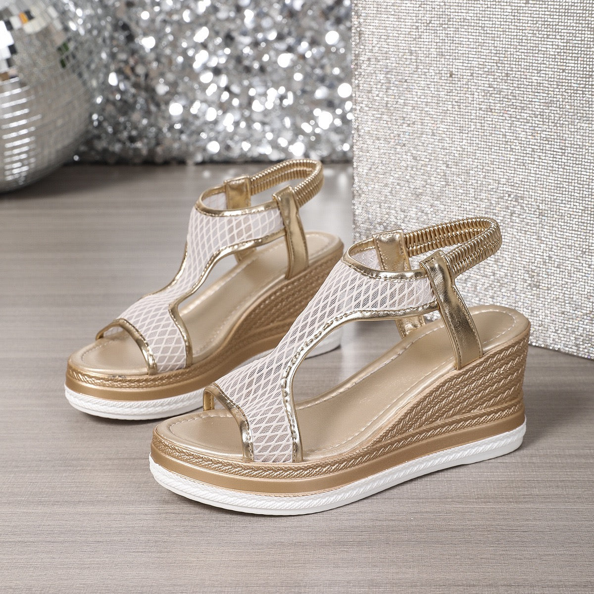 FREYJA™ – Eleganta Ortopediska Slip-in-sandaler för Kvinnor med Kilklack